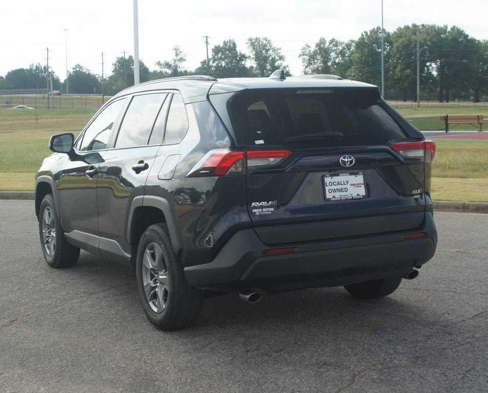 Used 2025 Toyota RAV4 XLE AWD/4WD image 15