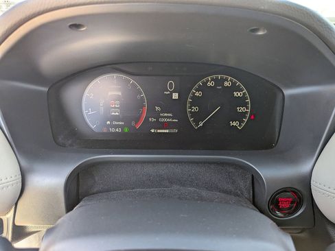 Certified 2025 Honda HR-V LX image 30