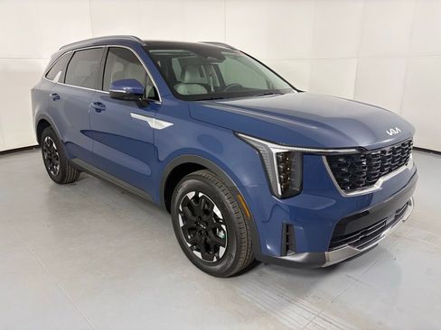 New 2026 Kia Sorento S image 2