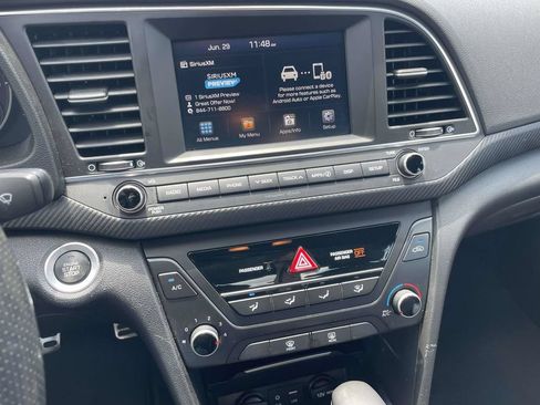 Used 2018 Hyundai Elantra Sport FWD image 18