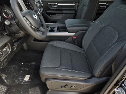 New 2026 RAM 1500 4x4 Crew Cab image 17