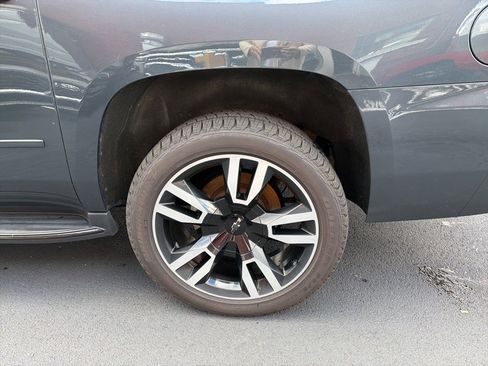 Used 2020 Chevrolet Suburban Premier image 14