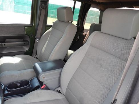 Used 2007 Jeep Wrangler Unlimited Sahara AWD/4WD image 15