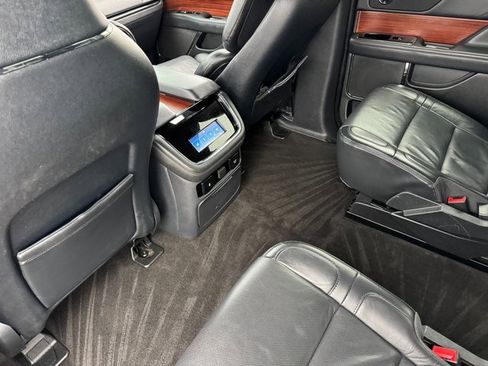 Used 2022 Lincoln Navigator Reserve w/ Monochromatic Package image 18