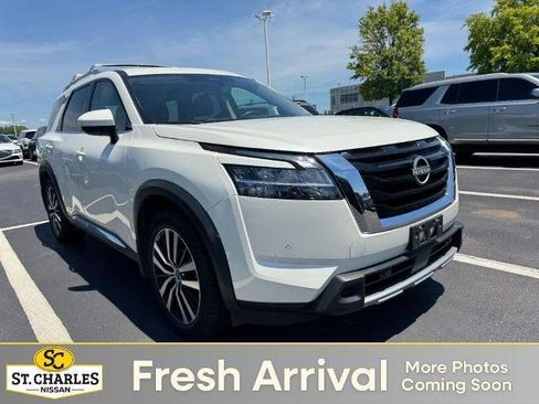 Certified 2024 Nissan Pathfinder Platinum AWD/4WD image 1