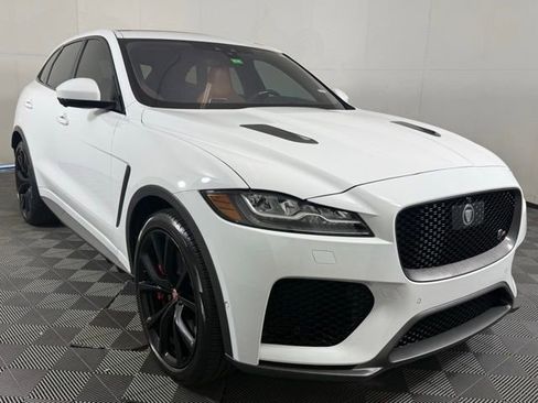 Used 2020 Jaguar F-PACE SVR image 10