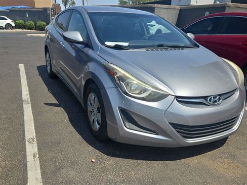 Used 2016 Hyundai Elantra SE FWD image 2