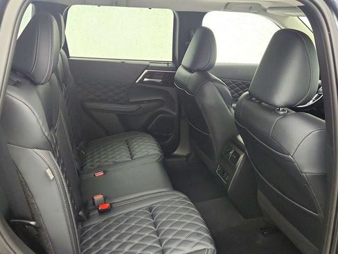 Used 2024 Mitsubishi Outlander SEL image 25