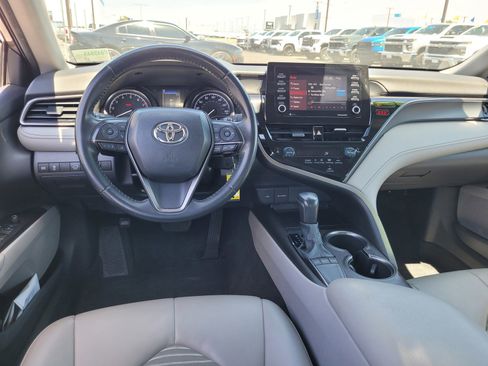 Used 2022 Toyota Camry SE FWD image 17