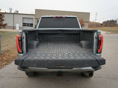 Used 2024 GMC Sierra 2500 AT4 w/ AT4 Premium Plus Package image 8