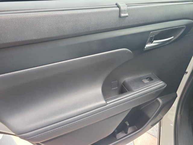 Used 2024 Toyota Highlander XSE FWD image 11