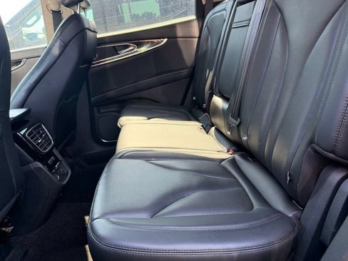 Used 2021 Lincoln Nautilus Reserve FWD image 16