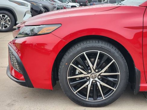 Used 2023 Toyota Camry SE FWD image 6