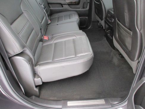 Used 2015 GMC Sierra 2500 Denali w/ Suspension Package, Off-Road image 38