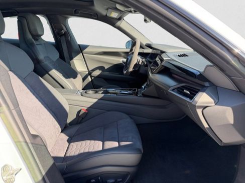 Used 2023 Audi e-tron GT Premium Plus image 20