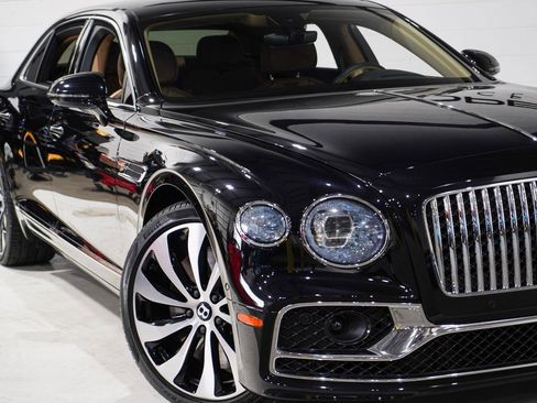 Used 2022 Bentley Flying Spur V8 image 26