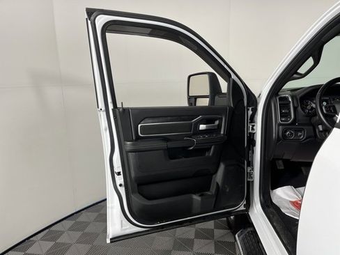 Used 2024 RAM 2500 Big Horn image 15