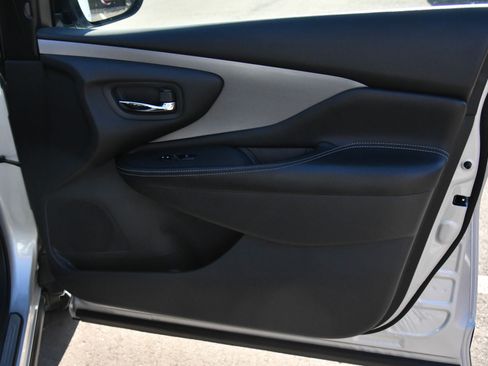 Used 2023 Nissan Murano SV image 41