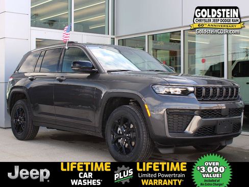 New 2026 Jeep Grand Cherokee Altitude AWD/4WD image 1