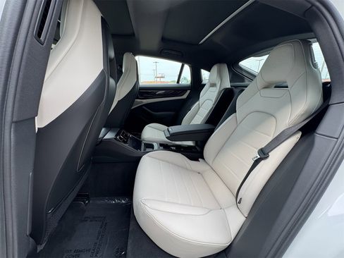 New 2025 Porsche Panamera 4 image 16