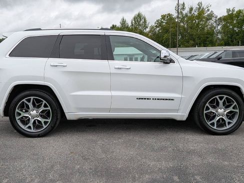 Used 2019 Jeep Grand Cherokee Overland AWD/4WD image 5