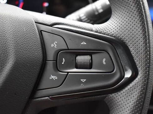 Used 2025 Chevrolet Trax LT image 23