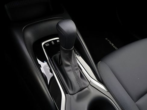 Certified 2025 Toyota Corolla LE image 26