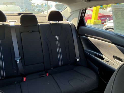 Used 2025 Hyundai Elantra SEL image 37