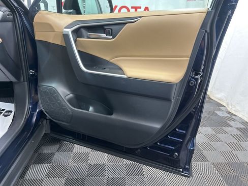 Used 2025 Toyota RAV4 XLE Premium image 9