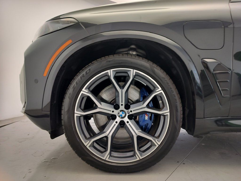Certified 2026 BMW X5 xDrive50e w/ M Sport Package AWD/4WD image 5