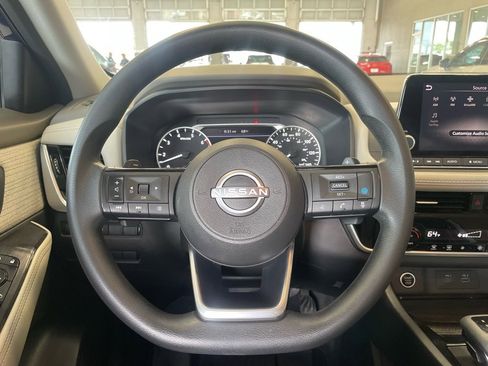 Certified 2023 Nissan Rogue SV image 10