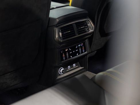 Used 2023 Lamborghini Urus Performante image 54