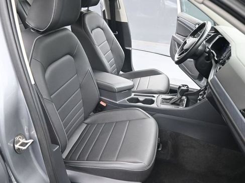 Used 2024 Volkswagen Jetta SE FWD image 24
