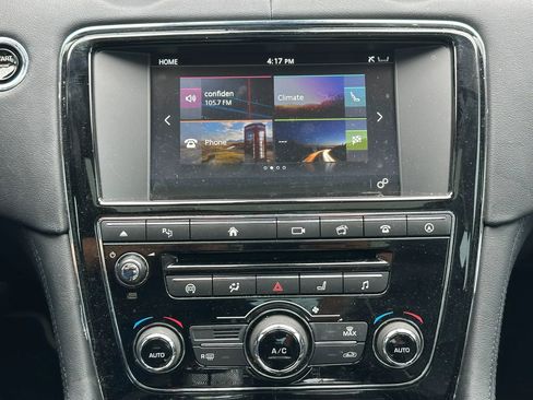 Used 2016 Jaguar XJ R-Sport RWD image 42