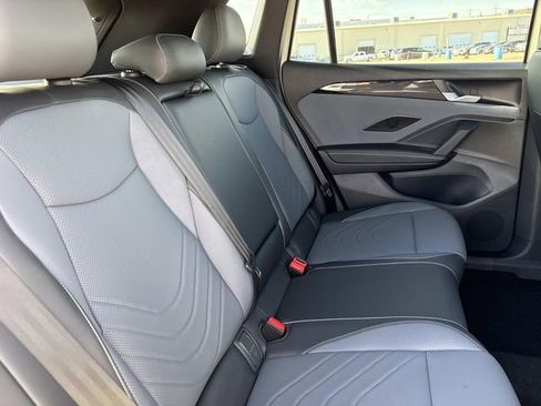 New 2026 Volkswagen Tiguan SE R-Line image 18