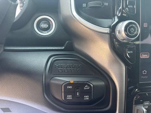 Used 2025 RAM 2500 Big Horn AWD/4WD image 21