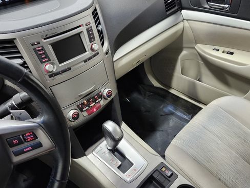 Used 2014 Subaru Legacy 2.5i Premium image 28