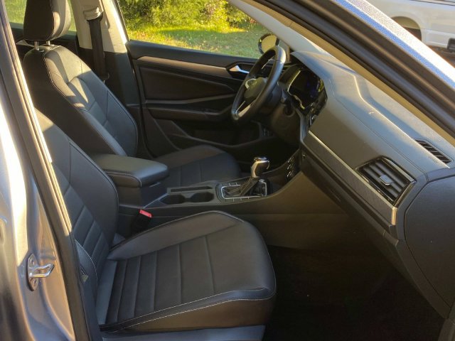 Used 2023 Volkswagen Jetta SE FWD image 34