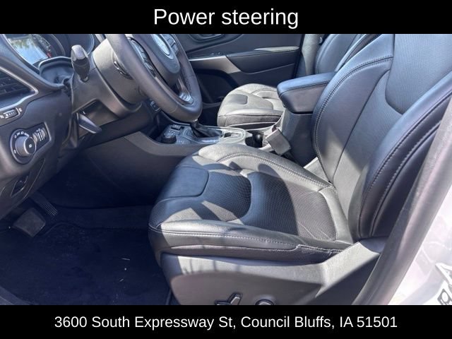 Used 2022 Jeep Cherokee Latitude Lux AWD/4WD image 16