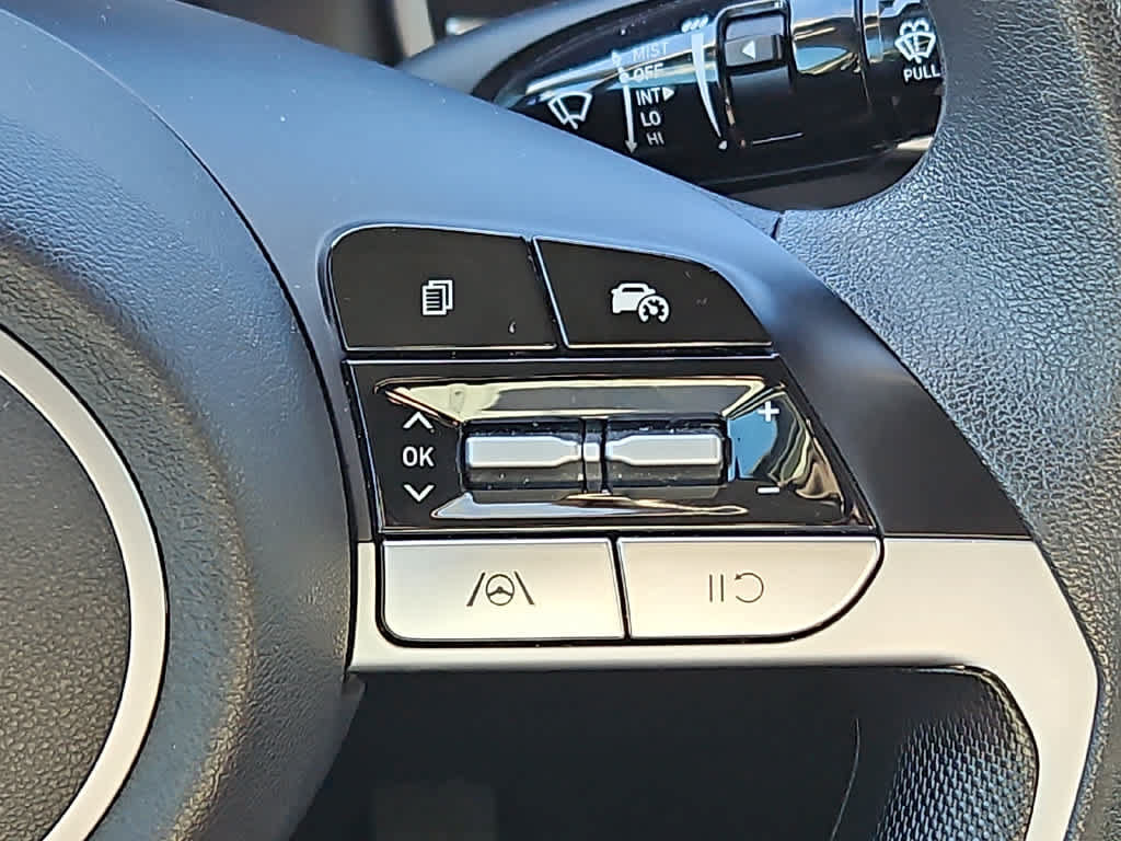Used 2024 Hyundai Elantra SEL FWD image 21