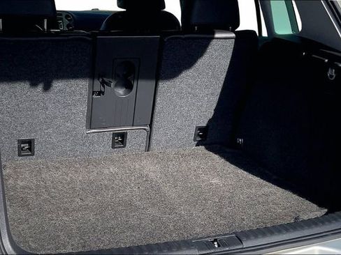 Used 2012 Volkswagen Tiguan SE image 20