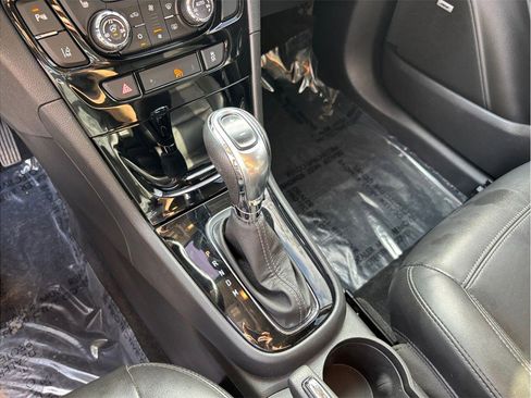 Used 2018 Buick Encore Premium image 37
