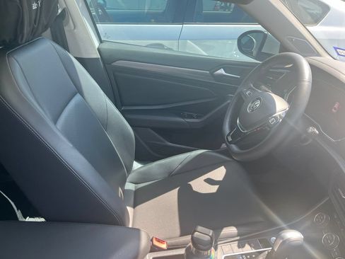 Used 2020 Volkswagen Jetta SEL FWD image 4