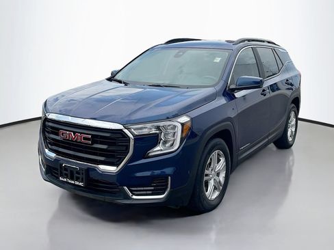 Used 2022 GMC Terrain SLE w/ Driver Convenience Package FWD image 2