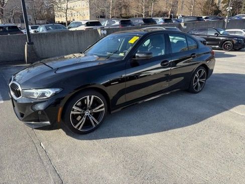Certified 2023 BMW 330i xDrive Sedan w/ Driving Assistance Package image 1