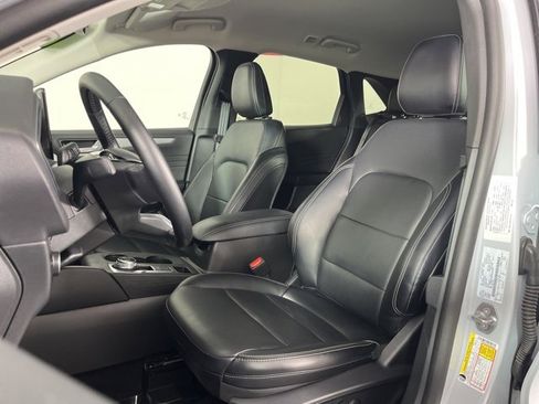Used 2025 Ford Escape Platinum image 4