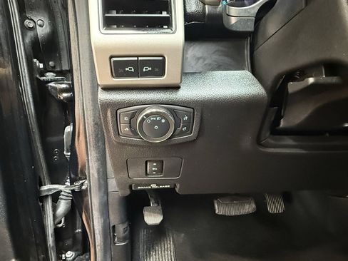 Used 2020 Ford F250 Lariat w/ Lariat Value Package image 22