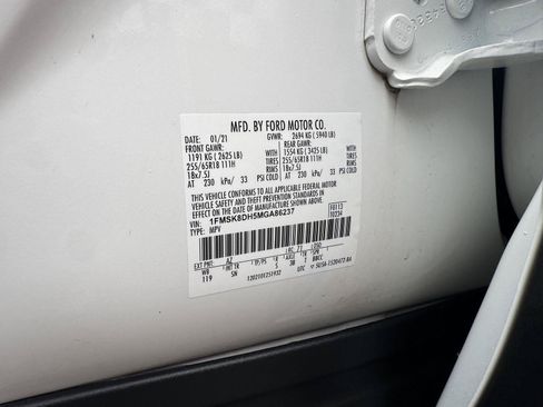 Used 2021 Ford Explorer XLT w/ Equipment Group 202A AWD/4WD image 35