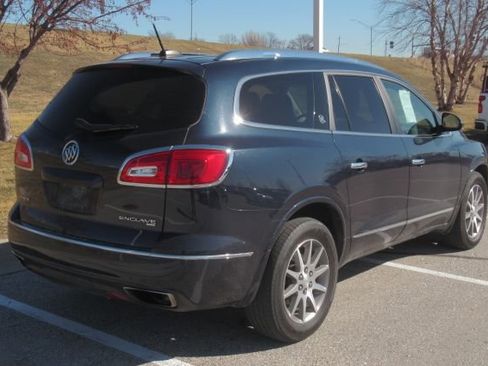 Used 2016 Buick Enclave Leather image 2