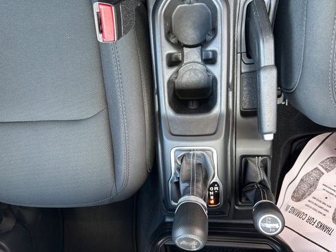 Used 2023 Jeep Wrangler Sahara image 22